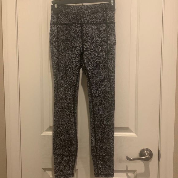 Lululemon leggings - Picture 2 of 4
